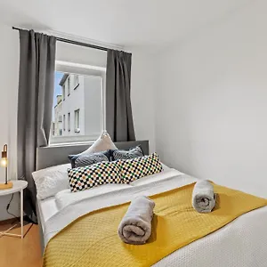 Perfect Location, 2 Min To Main Station Appartamento