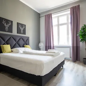 Brand New Renovated Near Augarten Appartamento